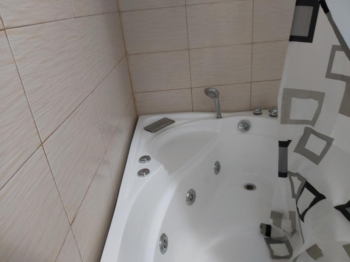 Hotel Turist Решіца Екстер'єр фото