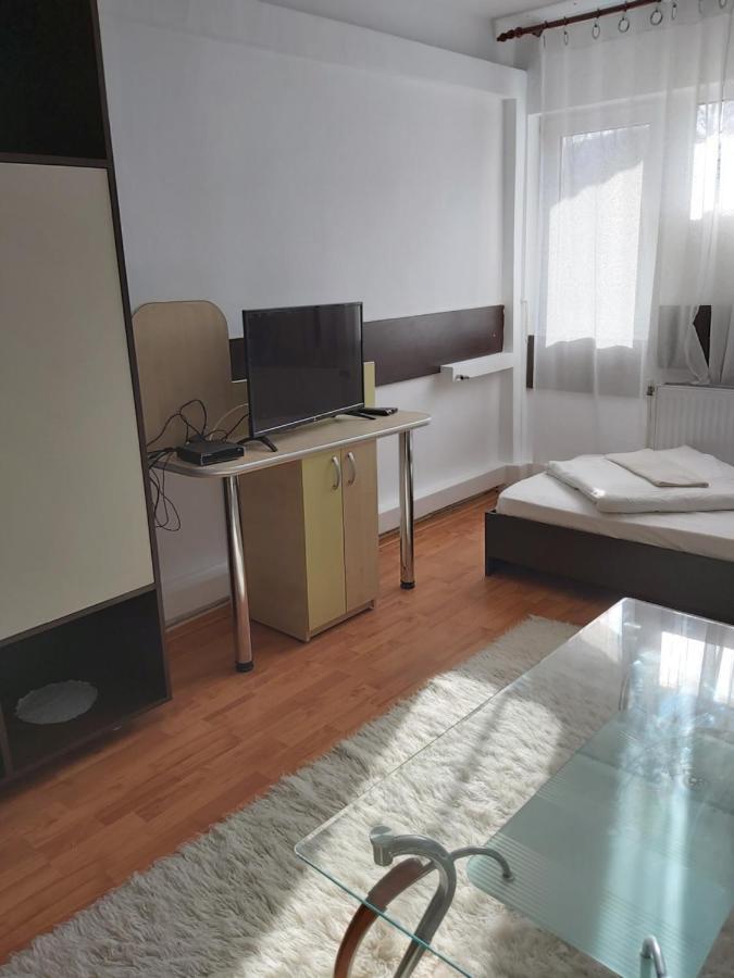 Hotel Turist Решіца Екстер'єр фото