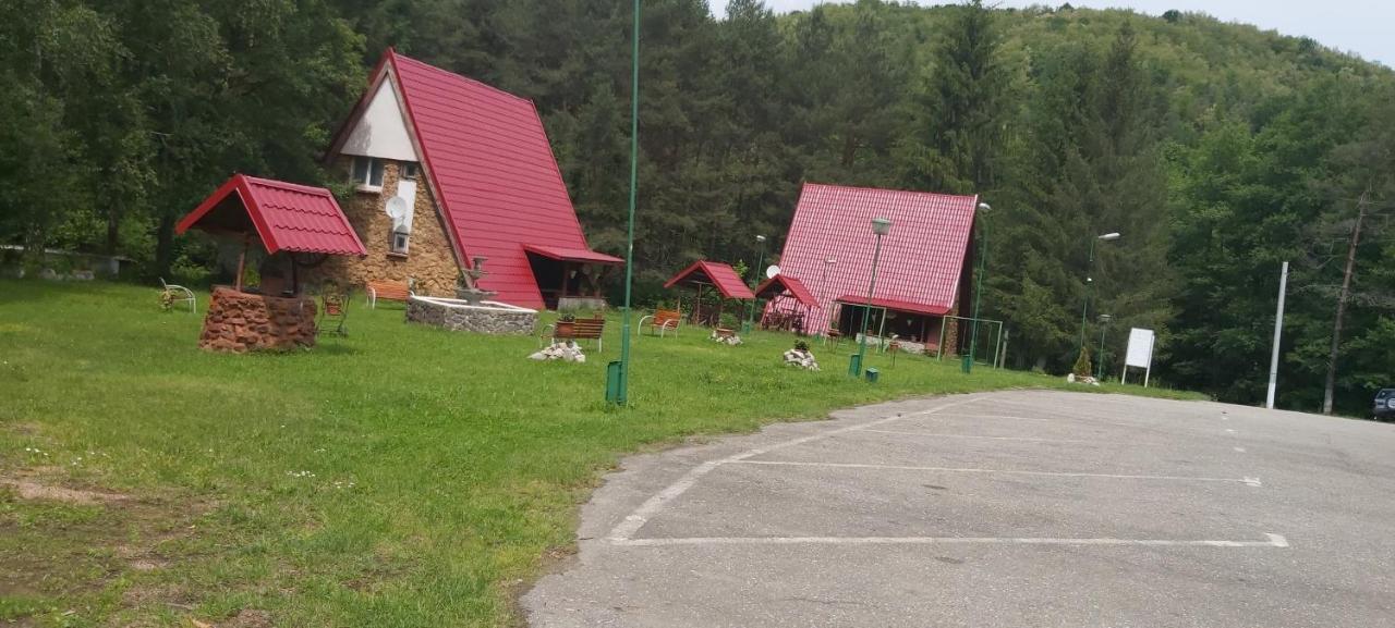 Hotel Turist Решіца Екстер'єр фото