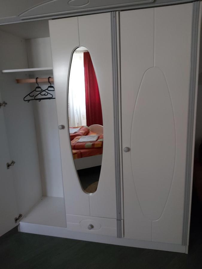 Hotel Turist Решіца Екстер'єр фото