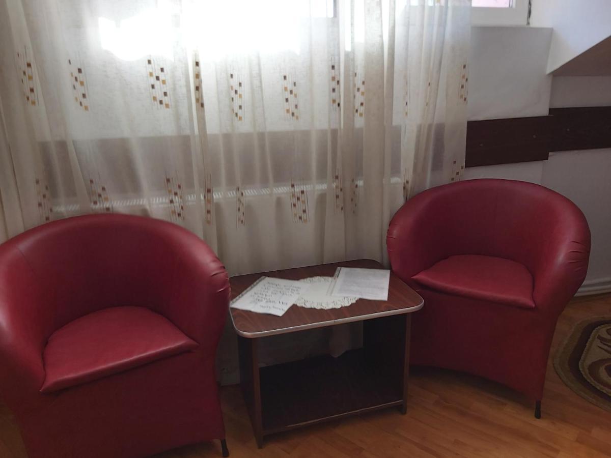 Hotel Turist Решіца Екстер'єр фото